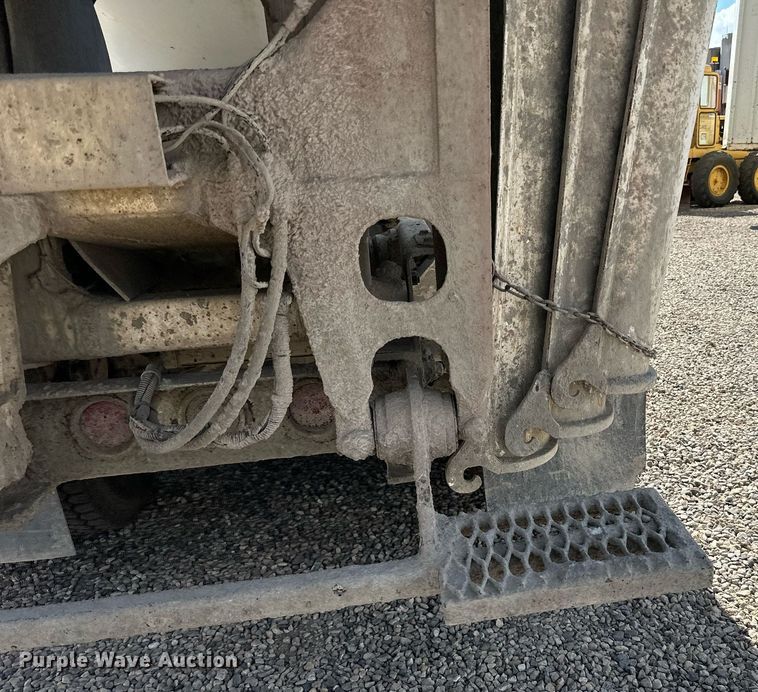 image for item DN0754 2007 Peterbilt  357 ready mix truck