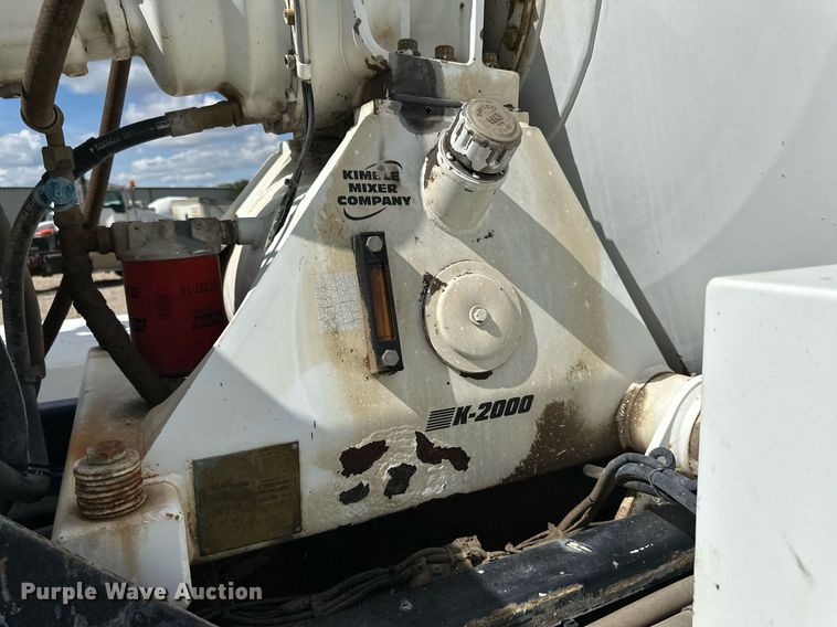 image for item DN0754 2007 Peterbilt  357 ready mix truck