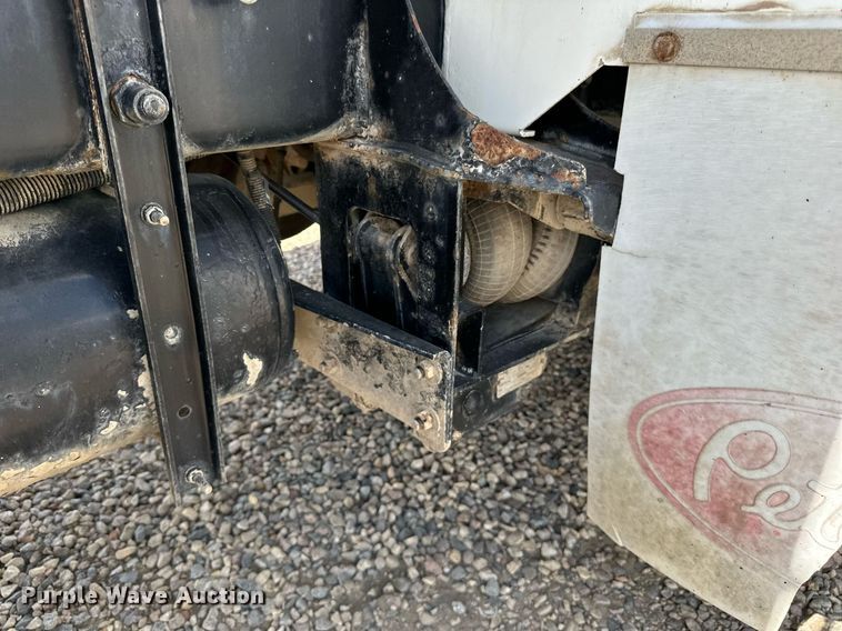 image for item DN0754 2007 Peterbilt  357 ready mix truck