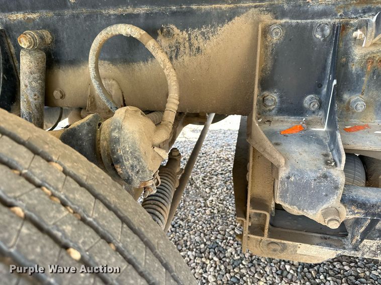 image for item DN0754 2007 Peterbilt  357 ready mix truck