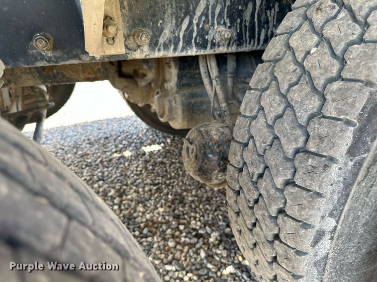 image for item DN0754 2007 Peterbilt  357 ready mix truck