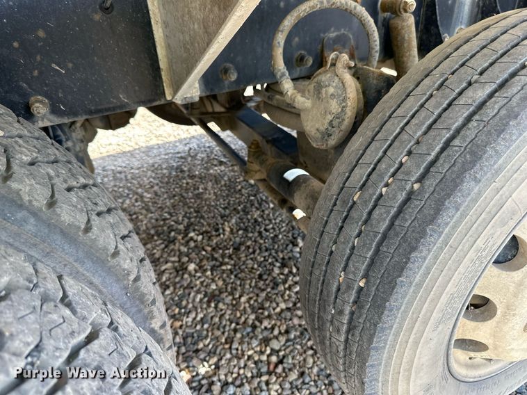 image for item DN0754 2007 Peterbilt  357 ready mix truck