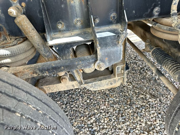 image for item DN0754 2007 Peterbilt  357 ready mix truck