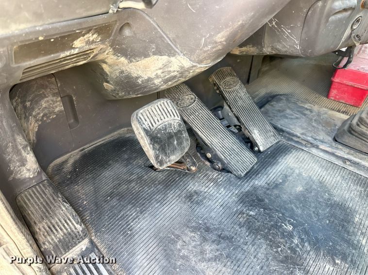 image for item DN0754 2007 Peterbilt  357 ready mix truck