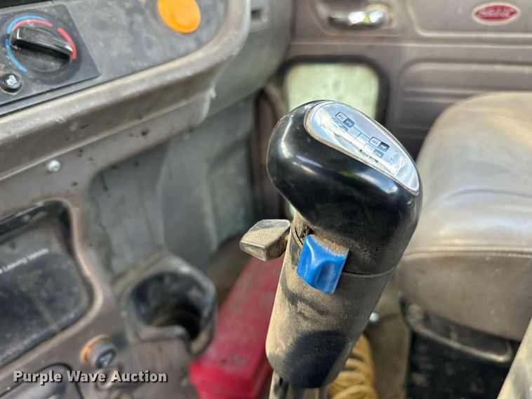 image for item DN0754 2007 Peterbilt  357 ready mix truck