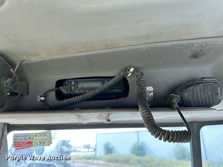 image for item DN0754 2007 Peterbilt  357 ready mix truck