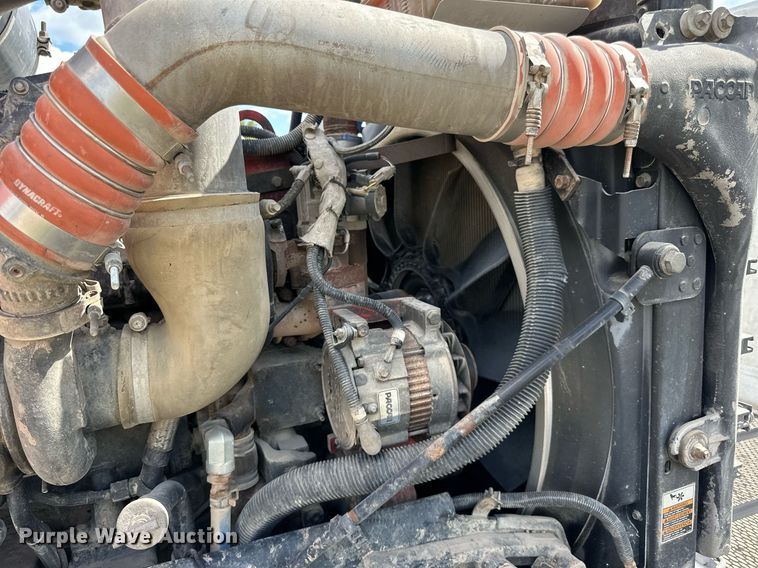 image for item DN0754 2007 Peterbilt  357 ready mix truck