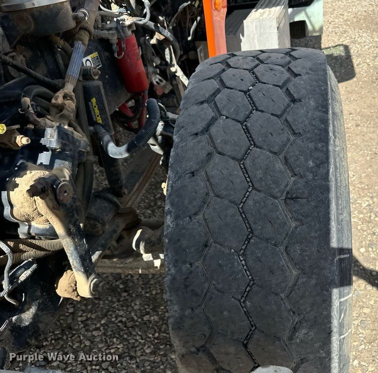 image for item DN0754 2007 Peterbilt  357 ready mix truck