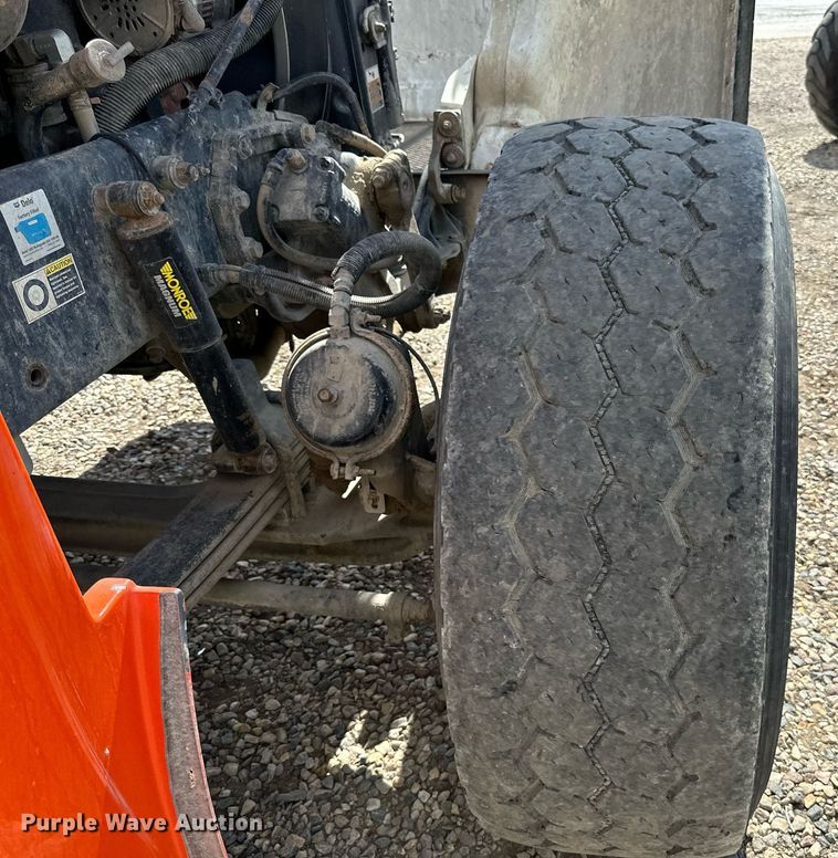 image for item DN0754 2007 Peterbilt  357 ready mix truck