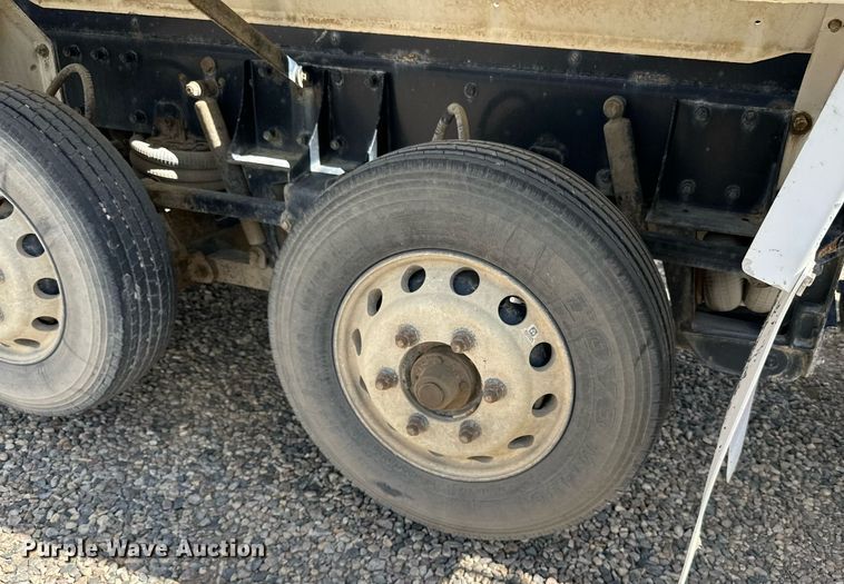 image for item DN0754 2007 Peterbilt  357 ready mix truck