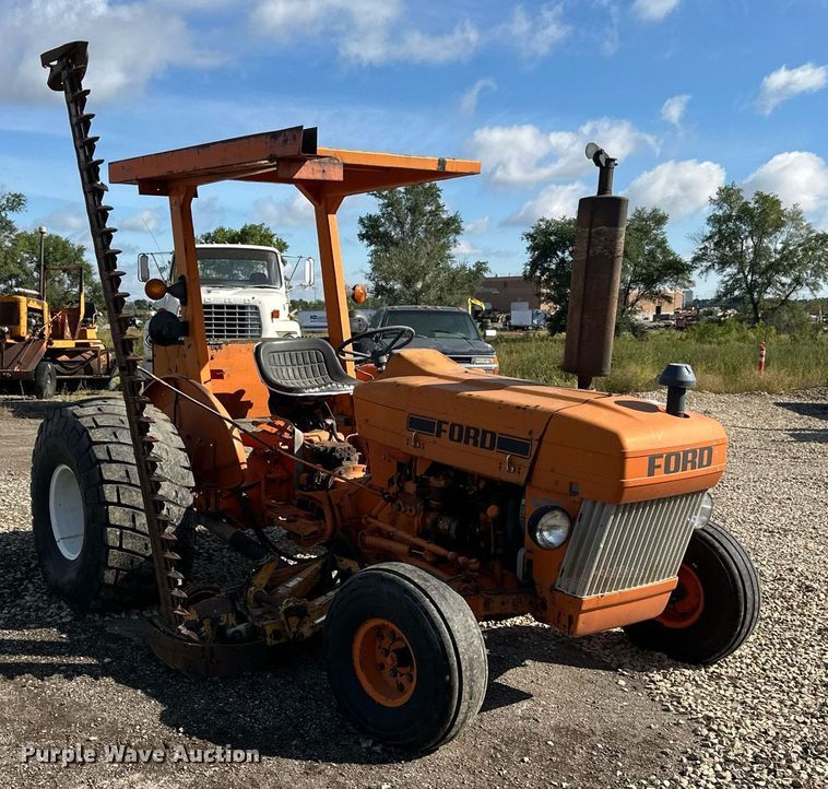 image for item DN0756 Ford LCG tractor