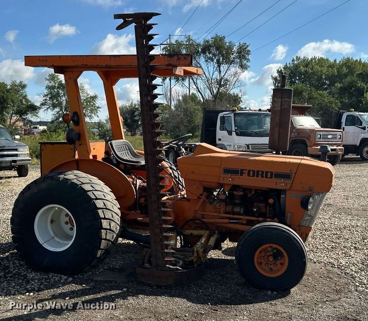 image for item DN0756 Ford LCG tractor