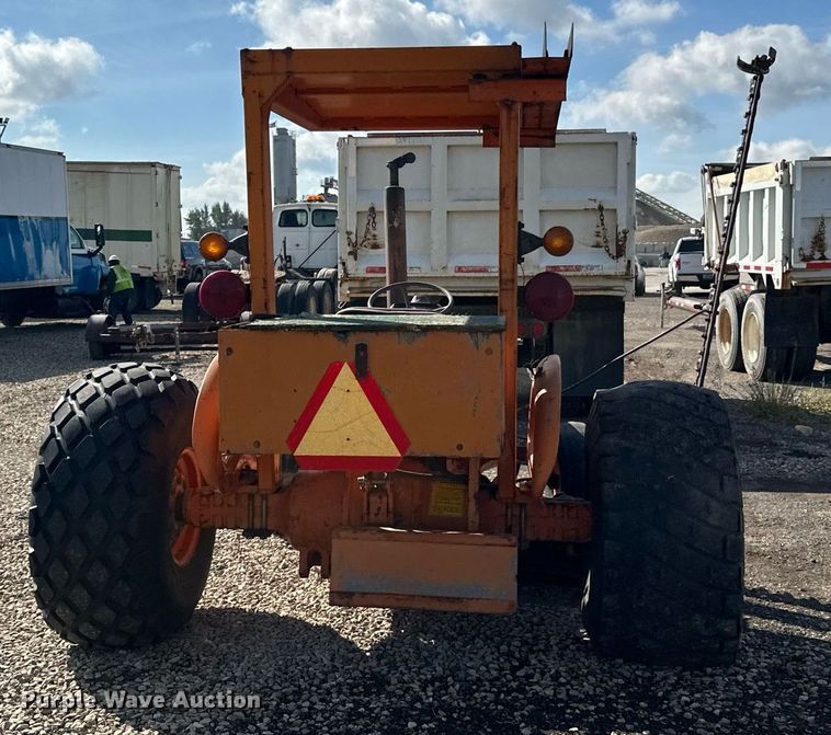 image for item DN0756 Ford LCG tractor