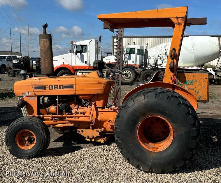 image for item DN0756 Ford LCG tractor