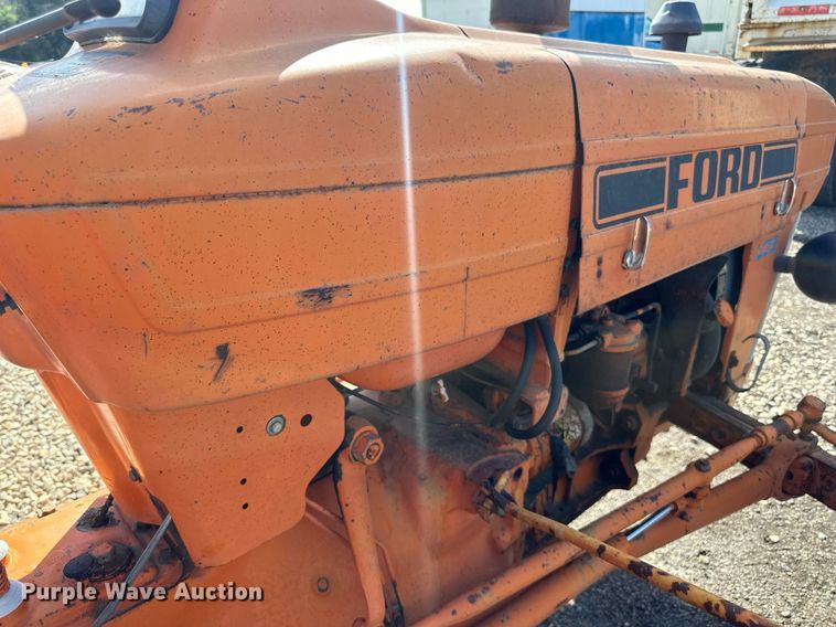 image for item DN0756 Ford LCG tractor