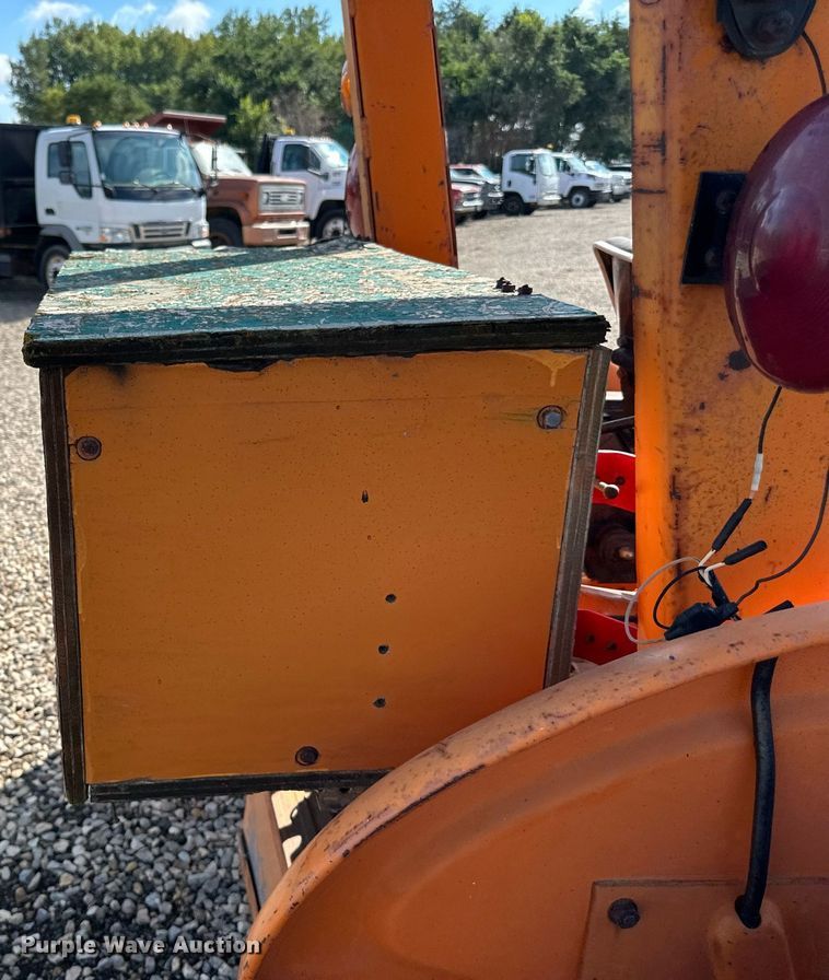 image for item DN0756 Ford LCG tractor