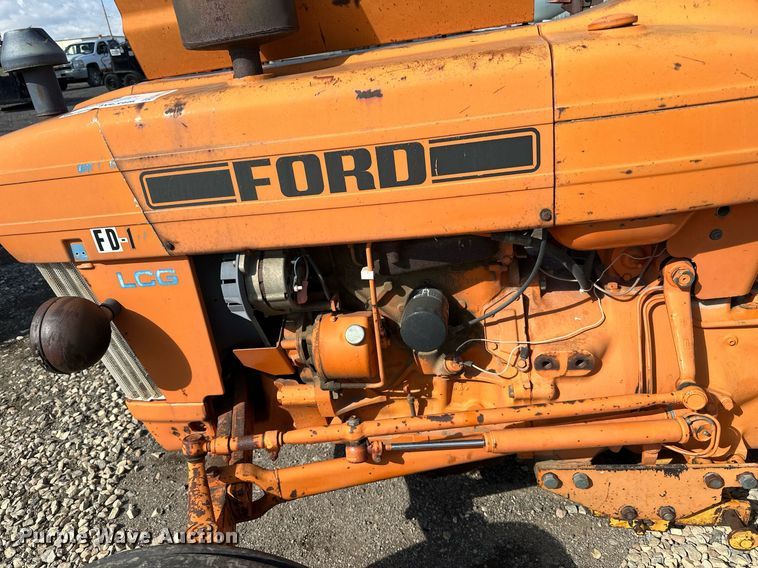 image for item DN0756 Ford LCG tractor