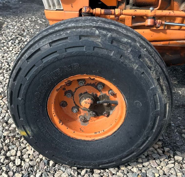 image for item DN0756 Ford LCG tractor