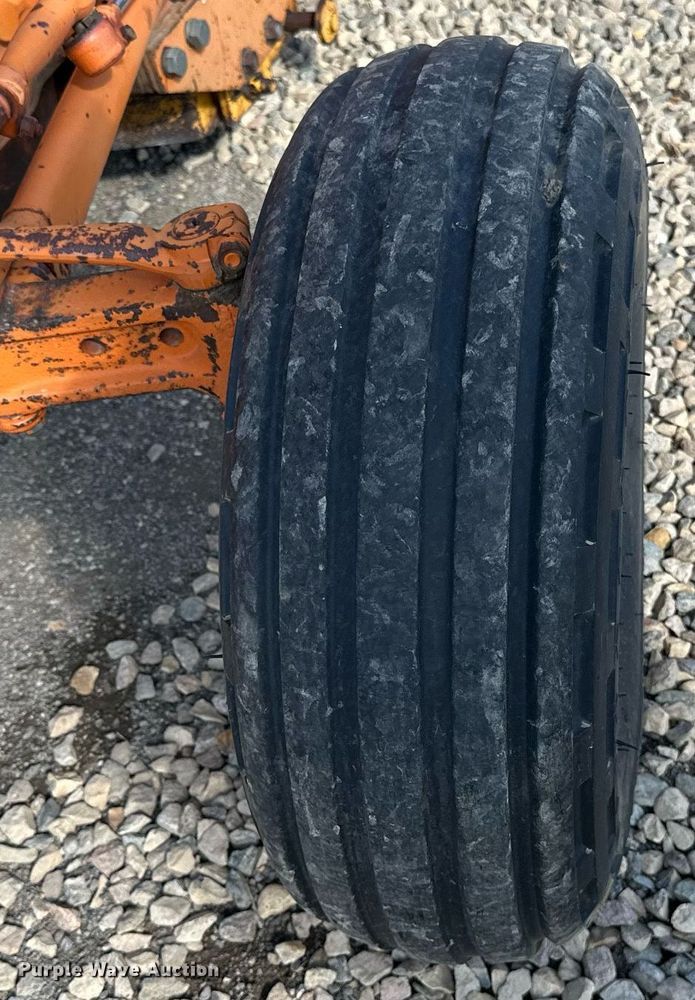 image for item DN0756 Ford LCG tractor