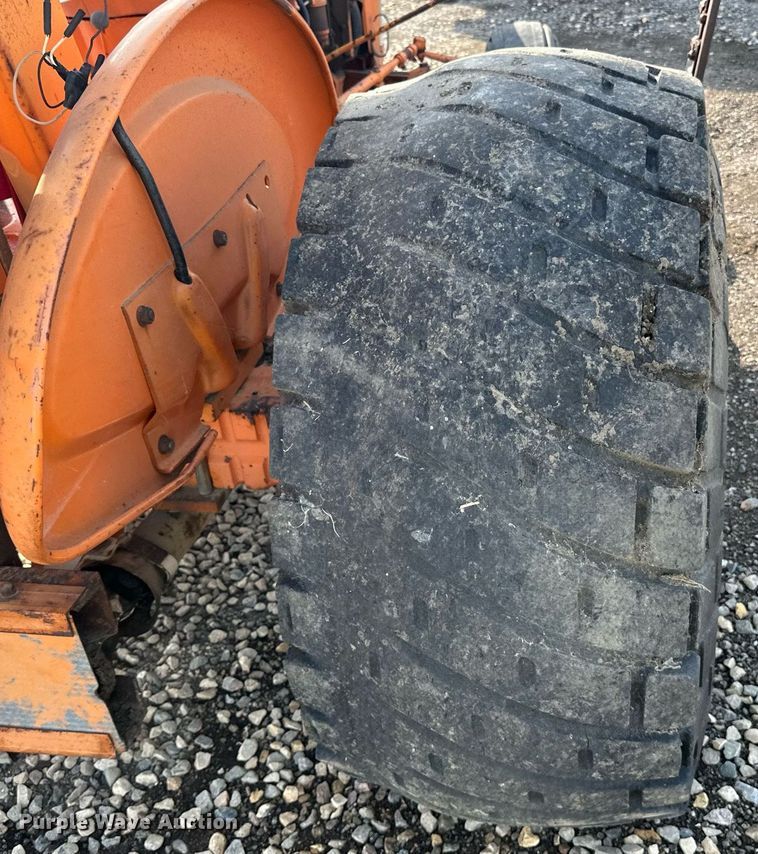 image for item DN0756 Ford LCG tractor