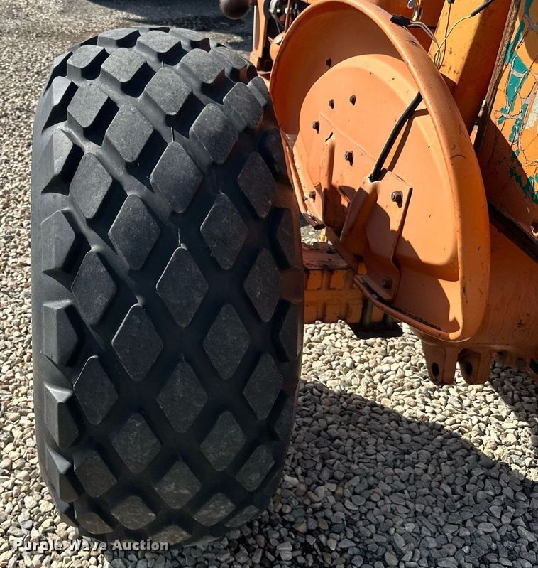 image for item DN0756 Ford LCG tractor