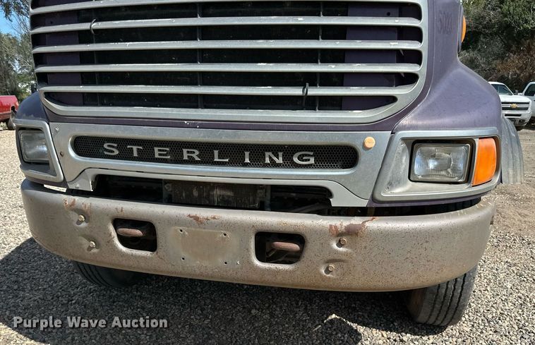 image for item DN0757 1999 Sterling  semi truck