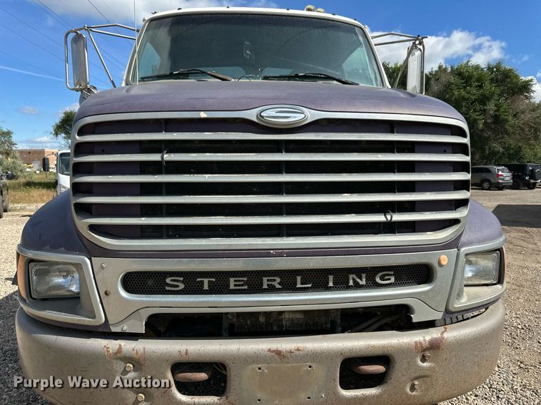 image for item DN0757 1999 Sterling  semi truck