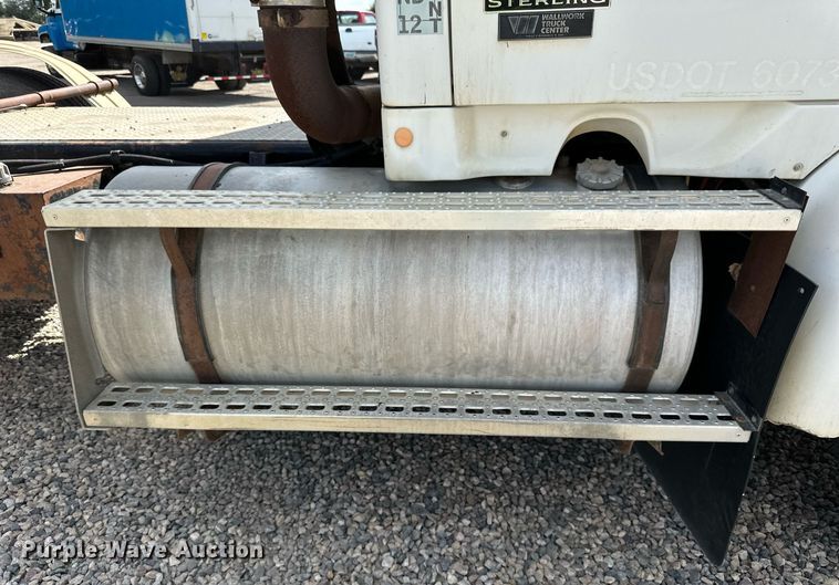 image for item DN0757 1999 Sterling  semi truck