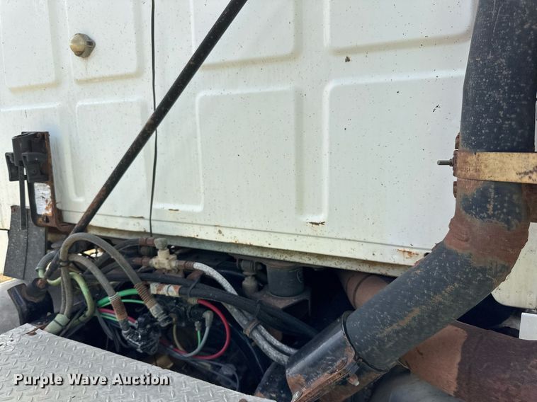 image for item DN0757 1999 Sterling  semi truck