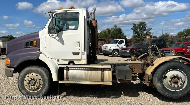 image for item DN0757 1999 Sterling  semi truck