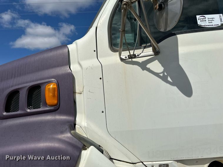 image for item DN0757 1999 Sterling  semi truck