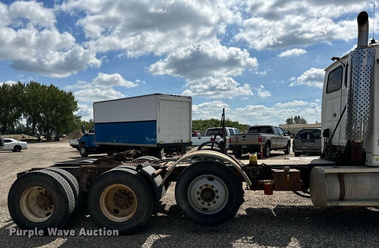 image for item DN0757 1999 Sterling  semi truck