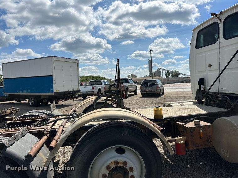 image for item DN0757 1999 Sterling  semi truck