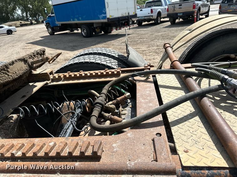 image for item DN0757 1999 Sterling  semi truck