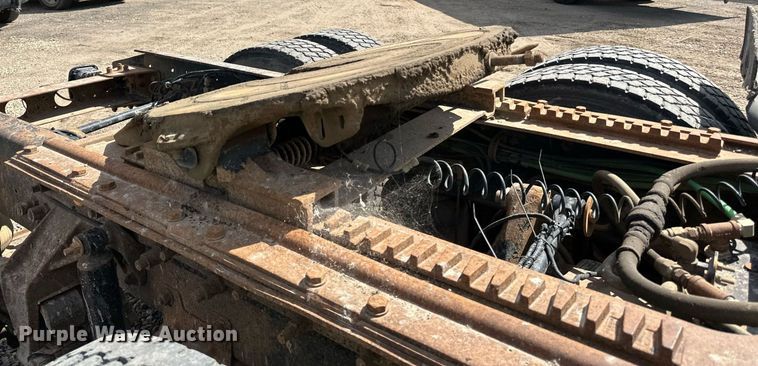 image for item DN0757 1999 Sterling  semi truck