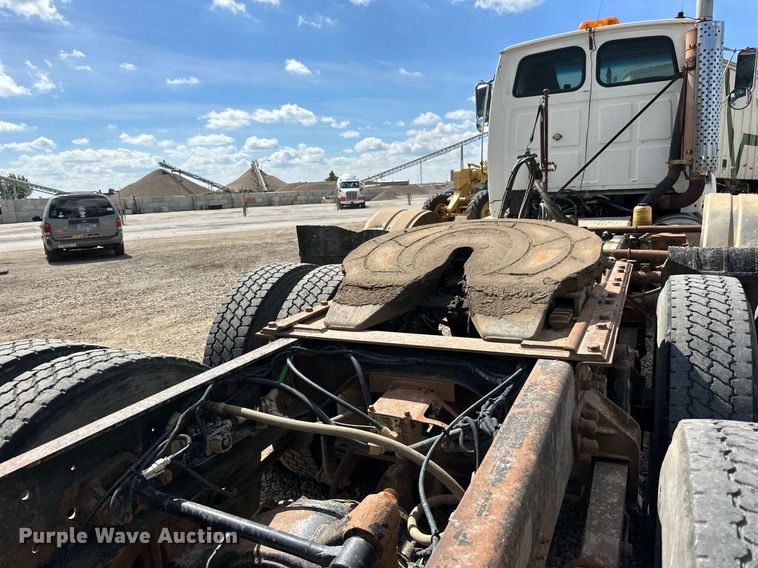 image for item DN0757 1999 Sterling  semi truck
