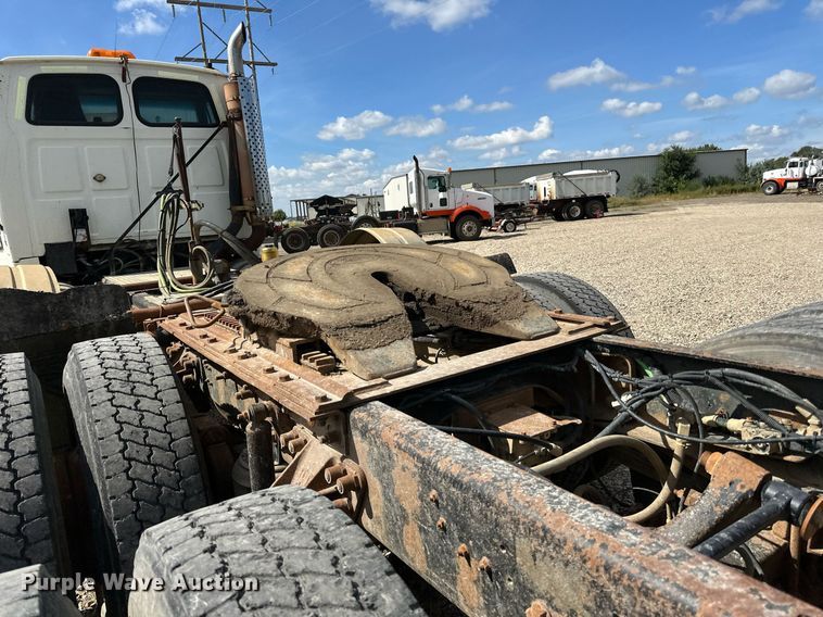 image for item DN0757 1999 Sterling  semi truck