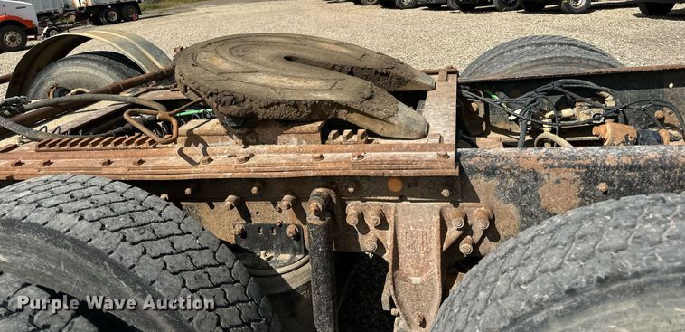 image for item DN0757 1999 Sterling  semi truck