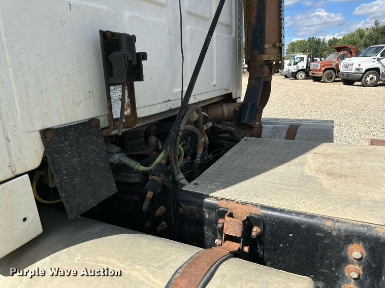 image for item DN0757 1999 Sterling  semi truck