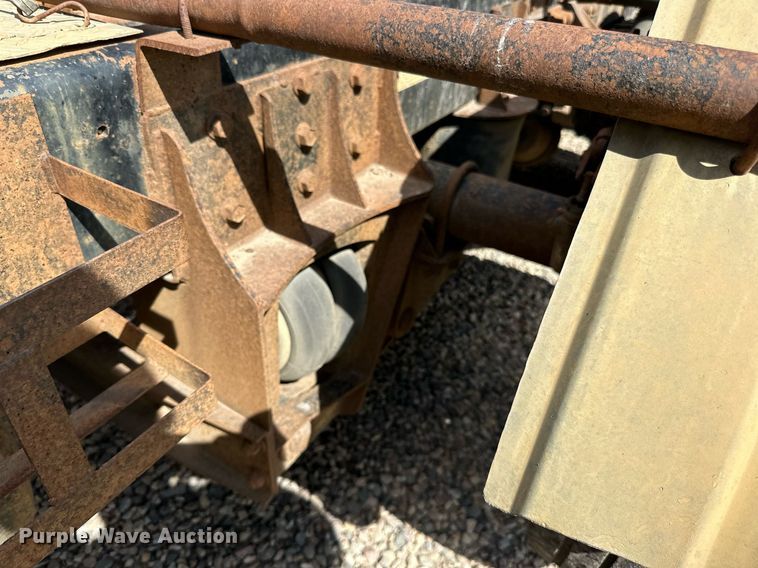 image for item DN0757 1999 Sterling  semi truck