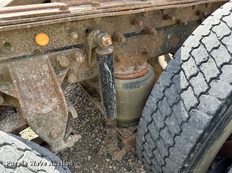 image for item DN0757 1999 Sterling  semi truck