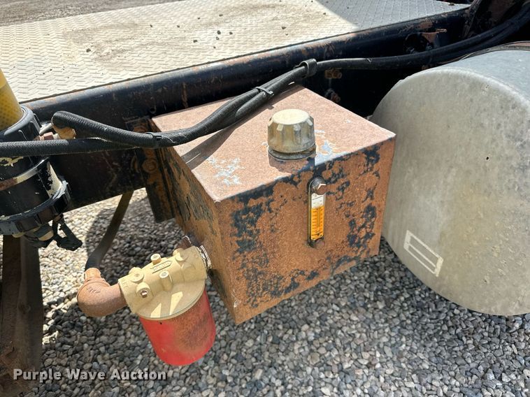 image for item DN0757 1999 Sterling  semi truck