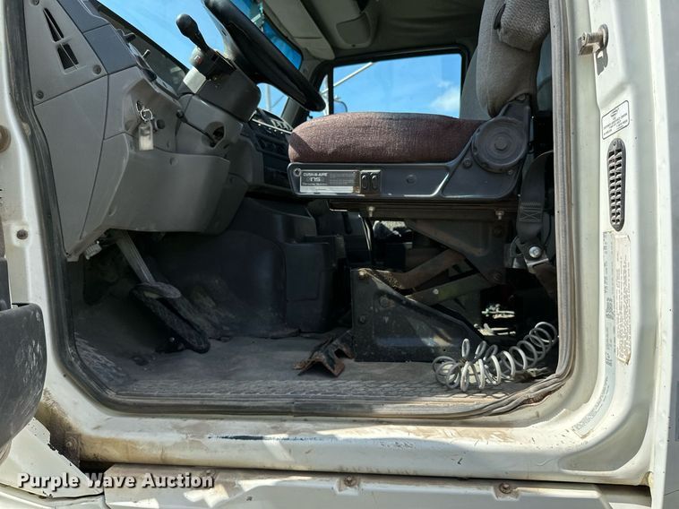 image for item DN0757 1999 Sterling  semi truck