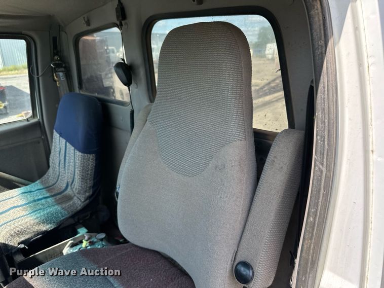 image for item DN0757 1999 Sterling  semi truck