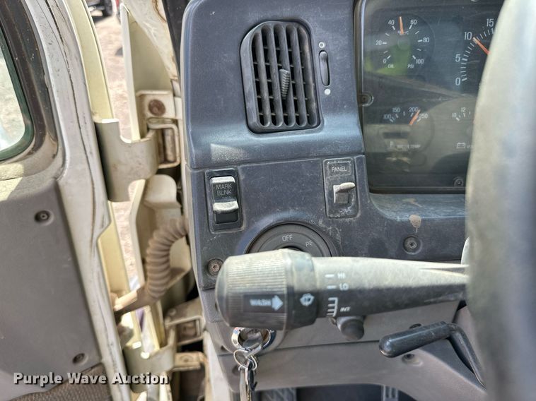 image for item DN0757 1999 Sterling  semi truck