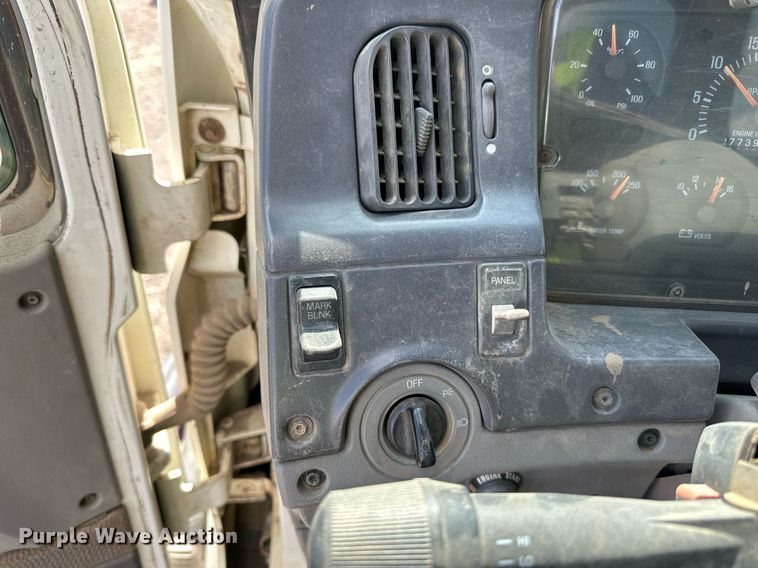 image for item DN0757 1999 Sterling  semi truck