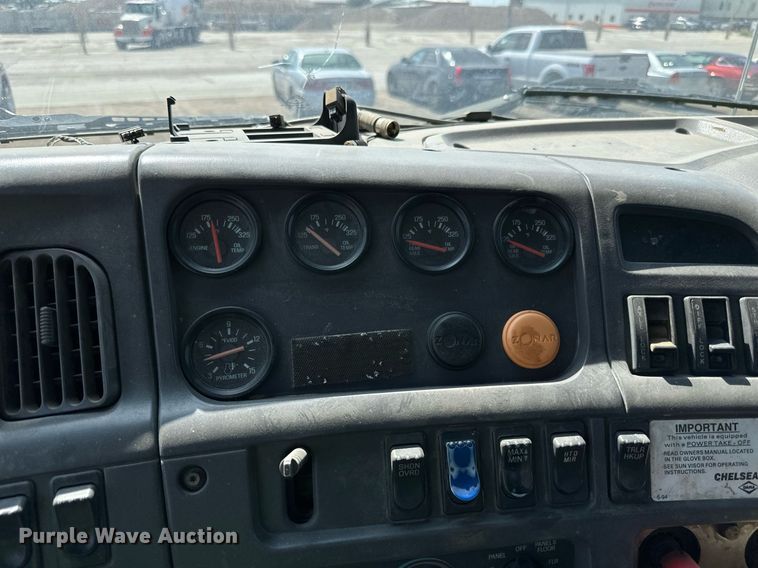 image for item DN0757 1999 Sterling  semi truck