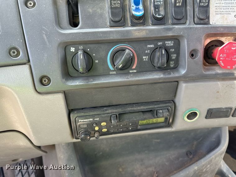 image for item DN0757 1999 Sterling  semi truck