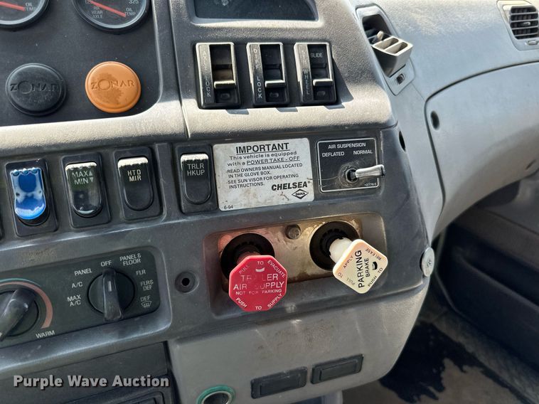 image for item DN0757 1999 Sterling  semi truck