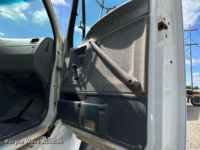 image for item DN0757 1999 Sterling  semi truck